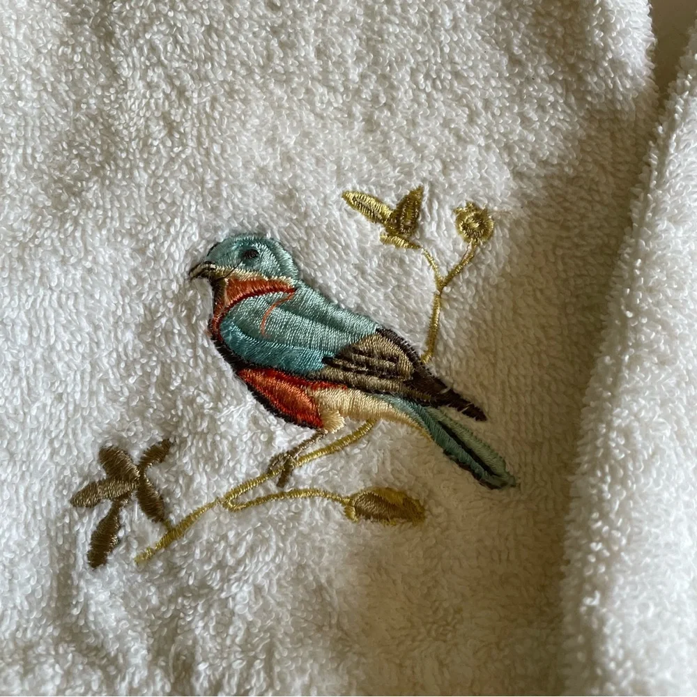 Avanti Premier 2 Songbirds Fingertip Towel Embroidered Ivory 100% Cotton 11